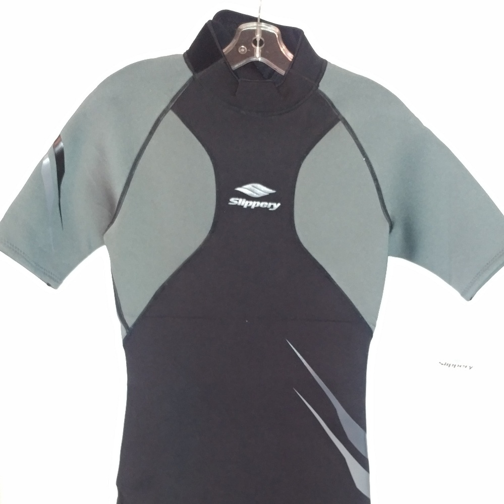 Slippery Men's Medium Shorty Wet Suit